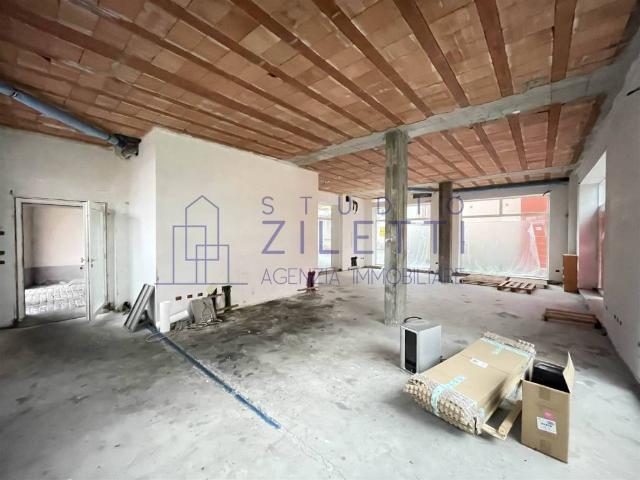 Locale Commerciale in affitto a San Giovanni, Busto Arsizio