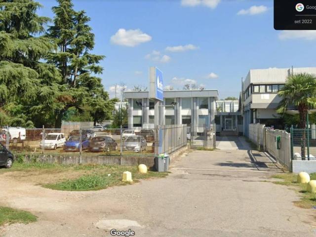 Locale Commerciale in affitto a Beata Giuliana, Busto Arsizio