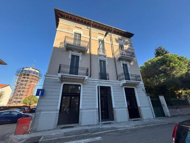 Locale Commerciale in affitto a San Giuseppe, Busto Arsizio