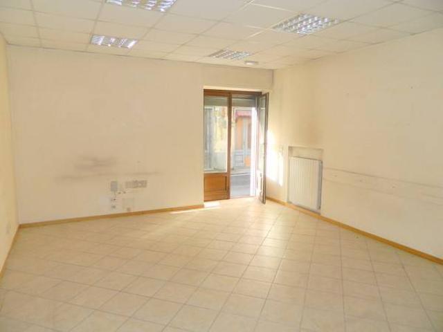 Locale Commerciale in affitto a Piemonte, Asti