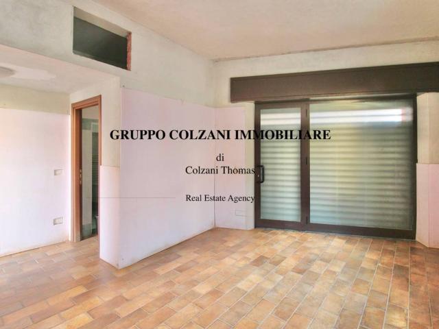 Locale Commerciale in affitto a Cabiate, Lombardia