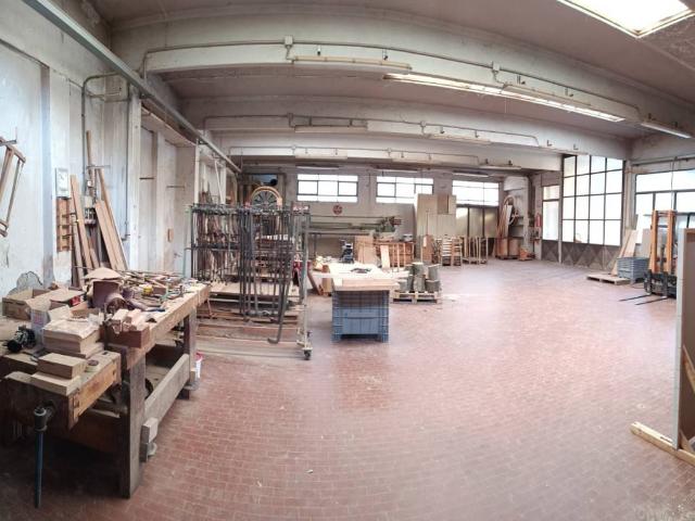 Locale Commerciale in affitto a Cabiate, Lombardia