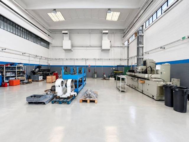 Locale Commerciale in affitto a Campo Matto, Cadeo