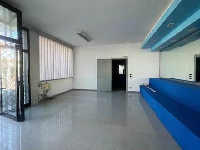 Locale Commerciale in affitto a Cadoneghe