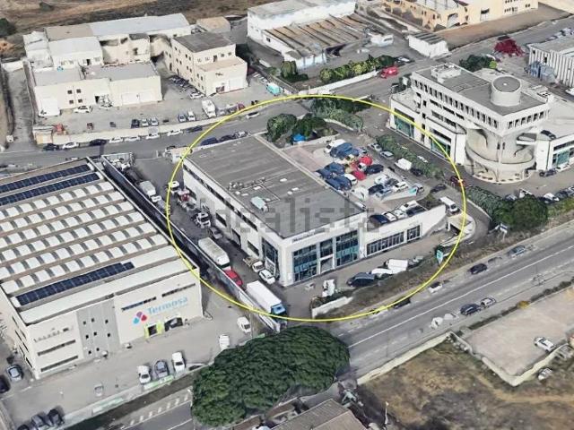 Locale Commerciale in affitto a Sant'Avendrace-Santa Gilla, Cagliari