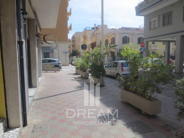 Locale Commerciale in affitto a San Benedetto, Cagliari