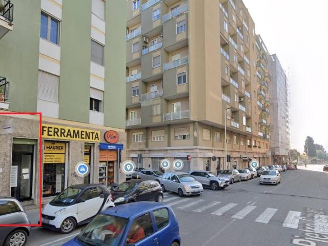 Locale Commerciale in affitto a Sant'Alenixedda, Cagliari