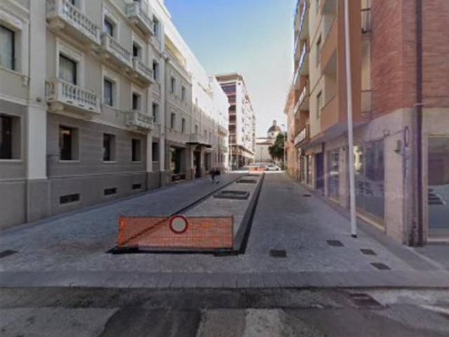 Locale Commerciale in affitto a Bonaria, Cagliari