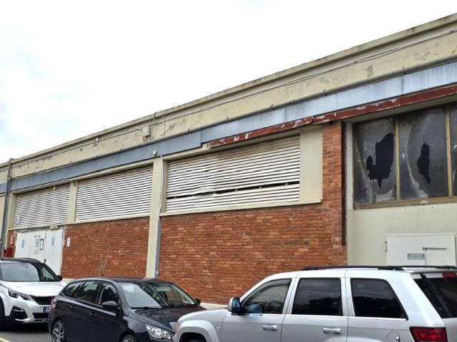 Locale Commerciale in affitto a Sant'Avendrace-Santa Gilla, Cagliari