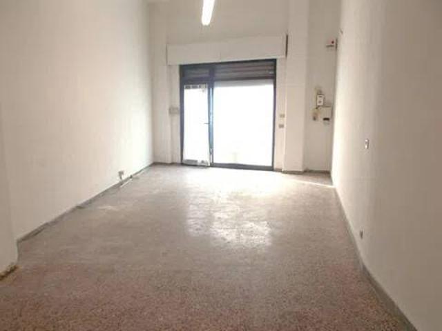 Locale Commerciale in affitto a Is Mirrionis, Cagliari