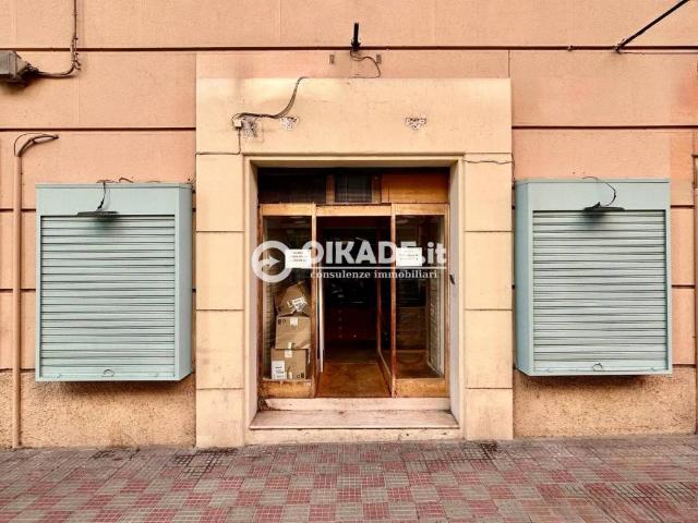 Locale Commerciale in affitto a San Benedetto, Cagliari