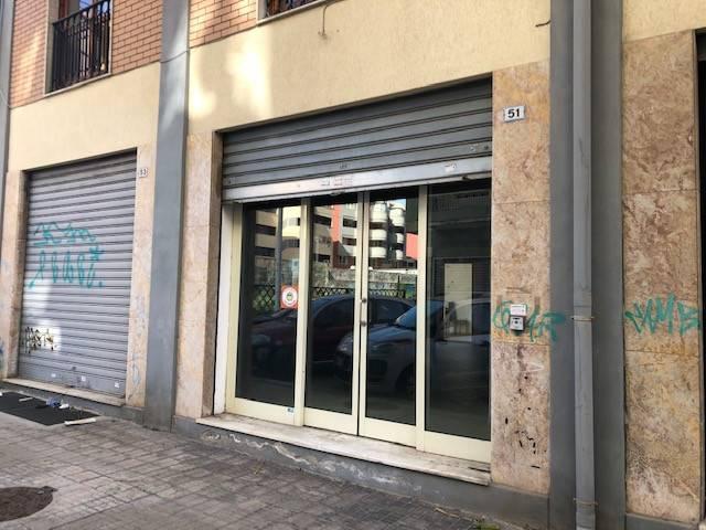 Locale Commerciale in affitto a San Benedetto, Cagliari