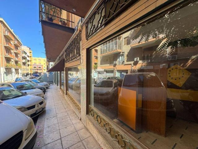 Locale Commerciale in affitto a Biddanoa/Villanova, Cagliari