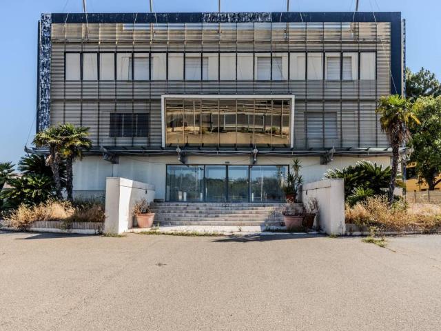 Locale Commerciale in affitto a Fonsarda, Cagliari