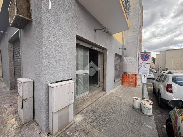 Locale Commerciale in affitto a Is Mirrionis, Cagliari