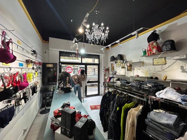 Locale Commerciale in affitto a Sant'Avendrace-Santa Gilla, Cagliari