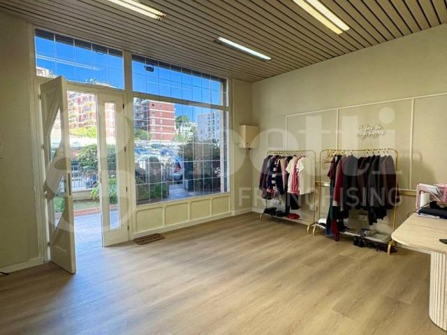 Locale Commerciale in affitto a Monte Mixi, Cagliari