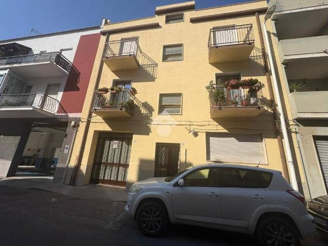 Locale Commerciale in affitto a Monteleone - Santa Rosalia, Cagliari