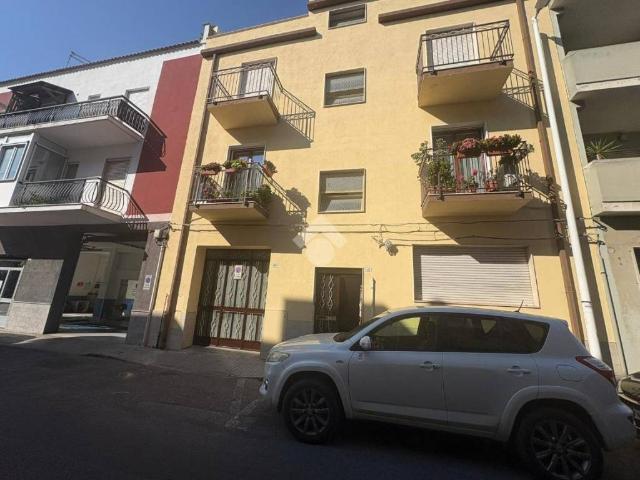 Locale Commerciale in affitto a Monteleone - Santa Rosalia, Cagliari