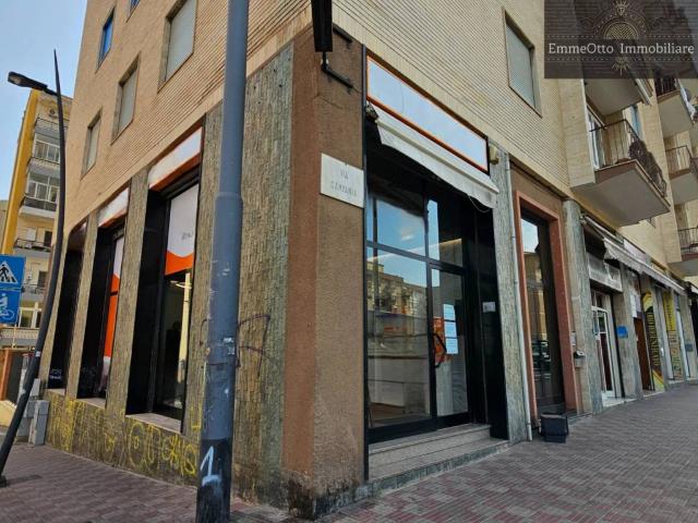 Locale Commerciale in affitto a Is Mirrionis, Cagliari