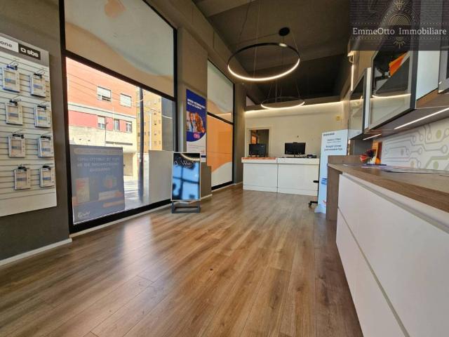 Locale Commerciale in affitto a Is Mirrionis, Cagliari