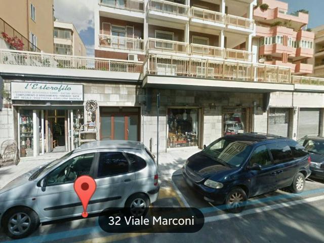Locale Commerciale in affitto a Sant'Alenixedda, Cagliari