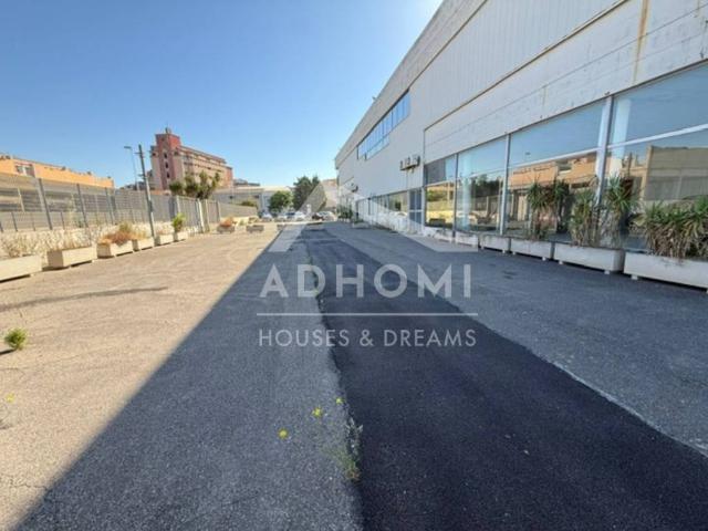 Locale Commerciale in affitto a Sant'Avendrace-Santa Gilla, Cagliari