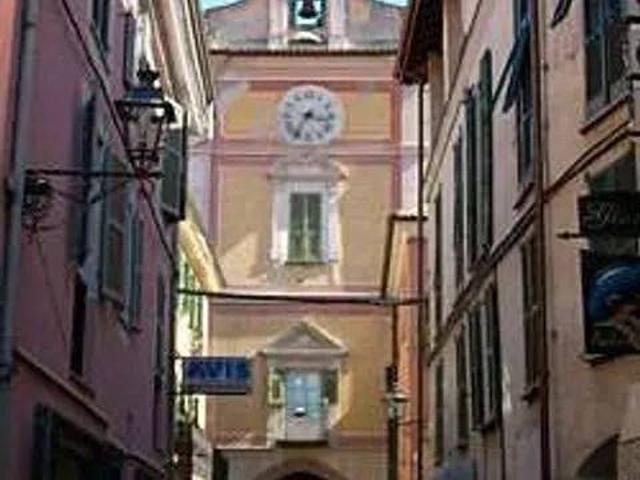 Locale Commerciale in affitto a Cairo Montenotte, Savona