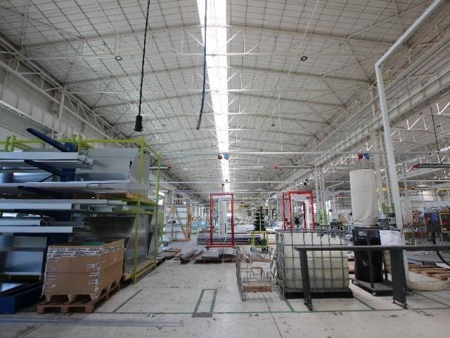 Locale Commerciale in affitto a Unione Terre d'Acqua, Calderara Di Reno
