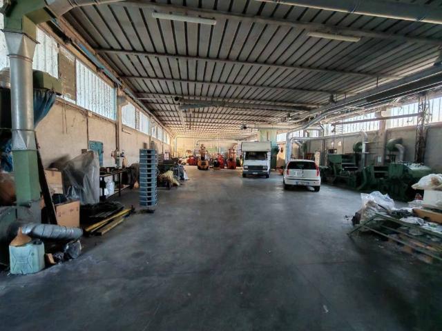 Locale Commerciale in affitto a Caldogno, Veneto