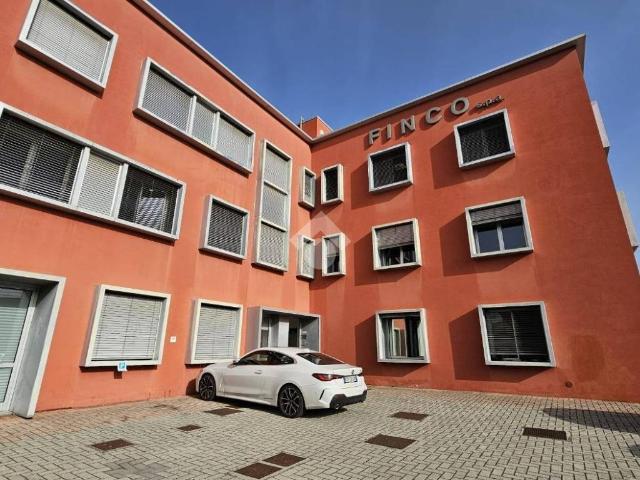 Locale Commerciale in affitto a Padule, Sesto Fiorentino