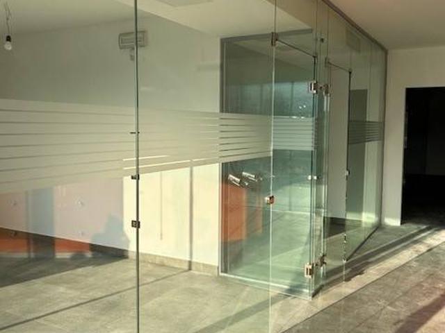 Locale Commerciale in affitto a Comunità della Vallagarina, Calliano