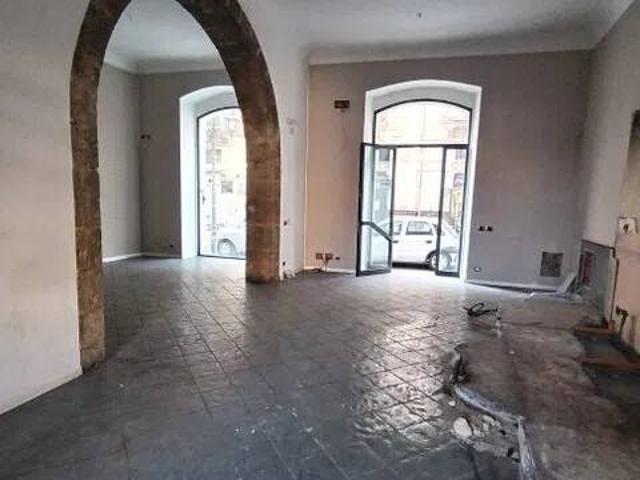 Locale Commerciale in affitto a Caltagirone, Sicilia