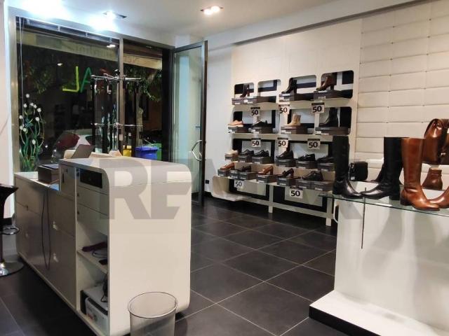 Locale Commerciale in affitto a Le Sfere, Caltagirone
