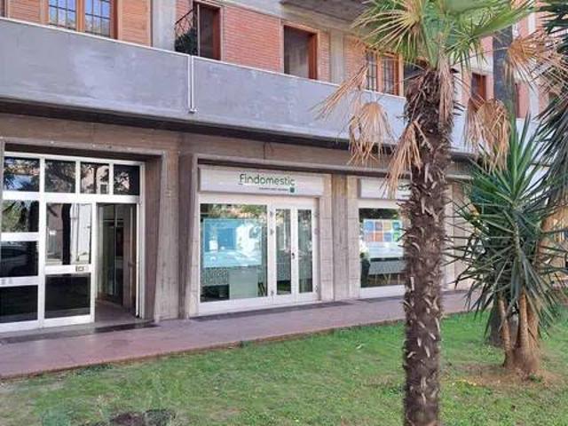 Locale Commerciale in affitto a Le Sfere, Caltagirone