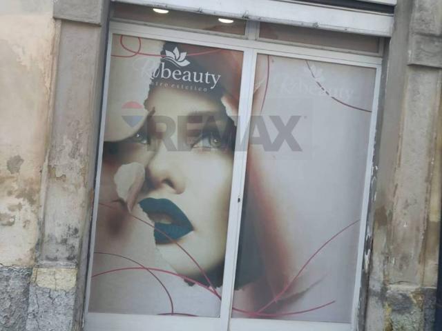 Locale Commerciale in affitto a Le Sfere, Caltagirone