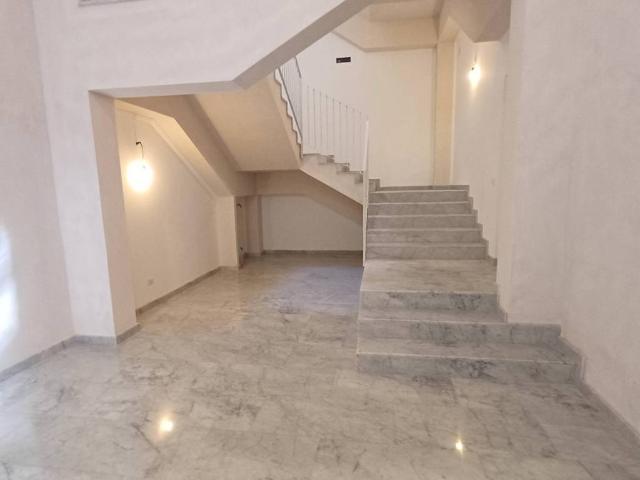 Locale Commerciale in affitto a Le Sfere, Caltagirone