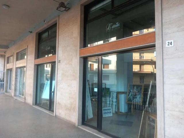 Locale Commerciale in affitto a Caltanissetta, Quartiere Provvidenza