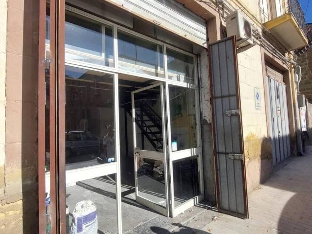 Locale Commerciale in affitto a Quartiere Provvidenza, Caltanissetta