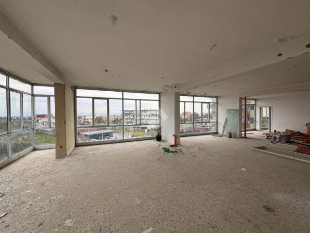 Locale Commerciale in affitto a San Pietro, Calvizzano