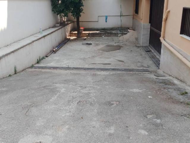 Locale Commerciale in affitto a San Pietro, Calvizzano