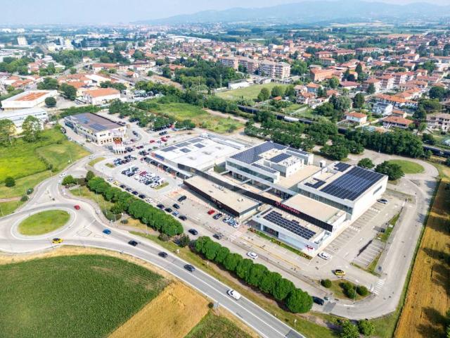 Locale Commerciale in affitto a Piemonte, Torino