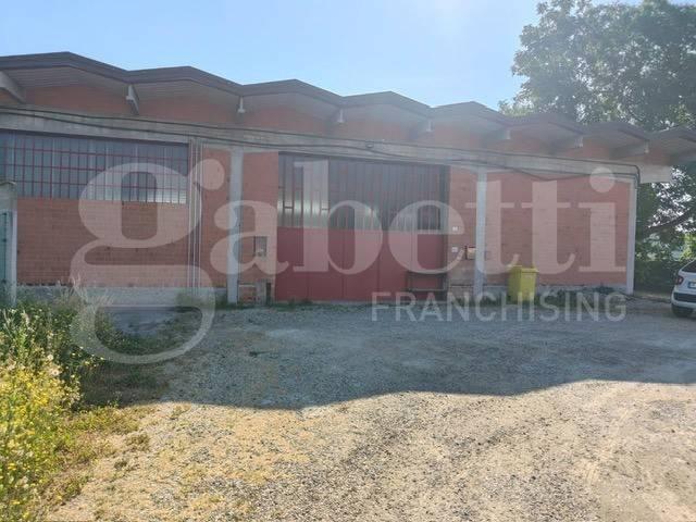 Locale Commerciale in affitto a Piemonte, Biella