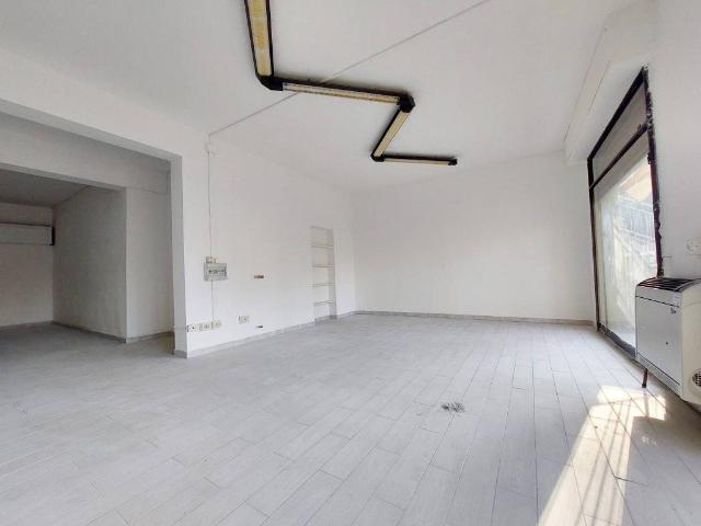 Locale Commerciale in affitto a Pianura Reggiana, Re