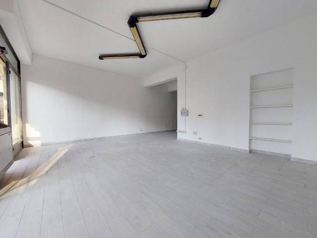Locale Commerciale in affitto a Pianura Reggiana, Re