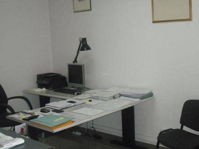 Locale Commerciale in affitto a Pianura Reggiana, Re