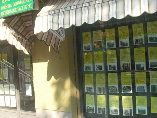 Locale Commerciale in affitto a Pianura Reggiana, Re