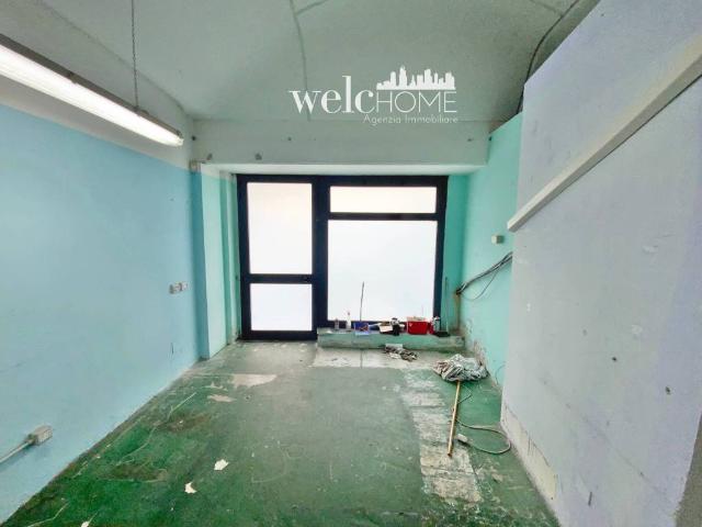 Locale Commerciale in affitto a Santa Maria, Campi Bisenzio