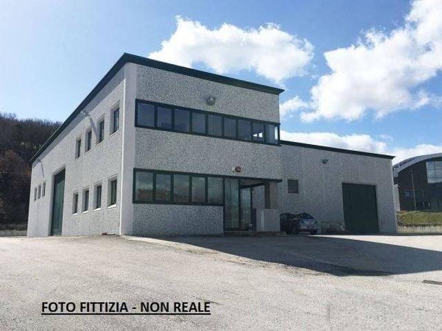 Locale Commerciale in affitto a Campi Bisenzio, Toscana