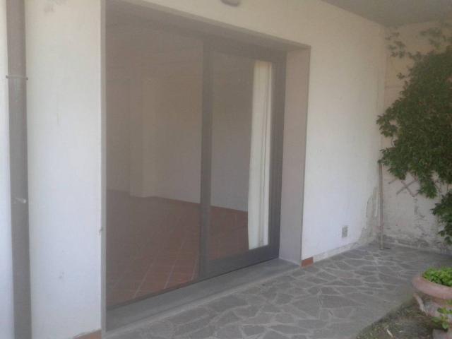 Locale Commerciale in affitto a San Martino, Campi Bisenzio